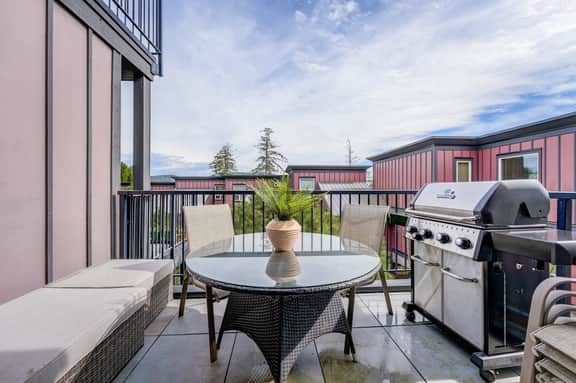 Sooke Harbour Resort Ocean Oasis